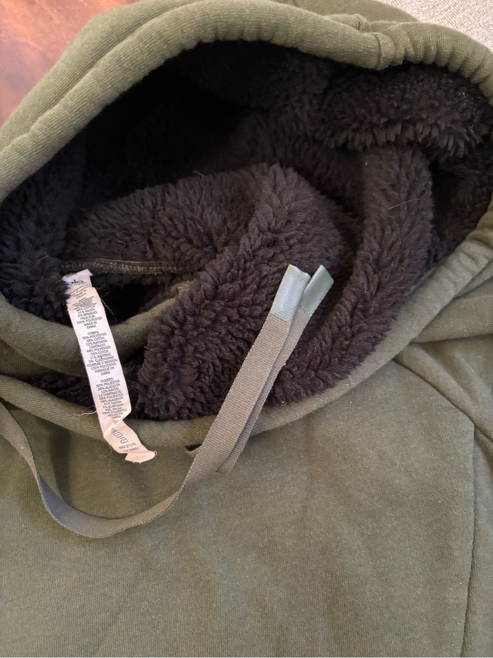 ALO Yoga Frost Long Sleeve Shearling Lined Hoodie Dark Olive Medium Hiking - Picture 9 of 12